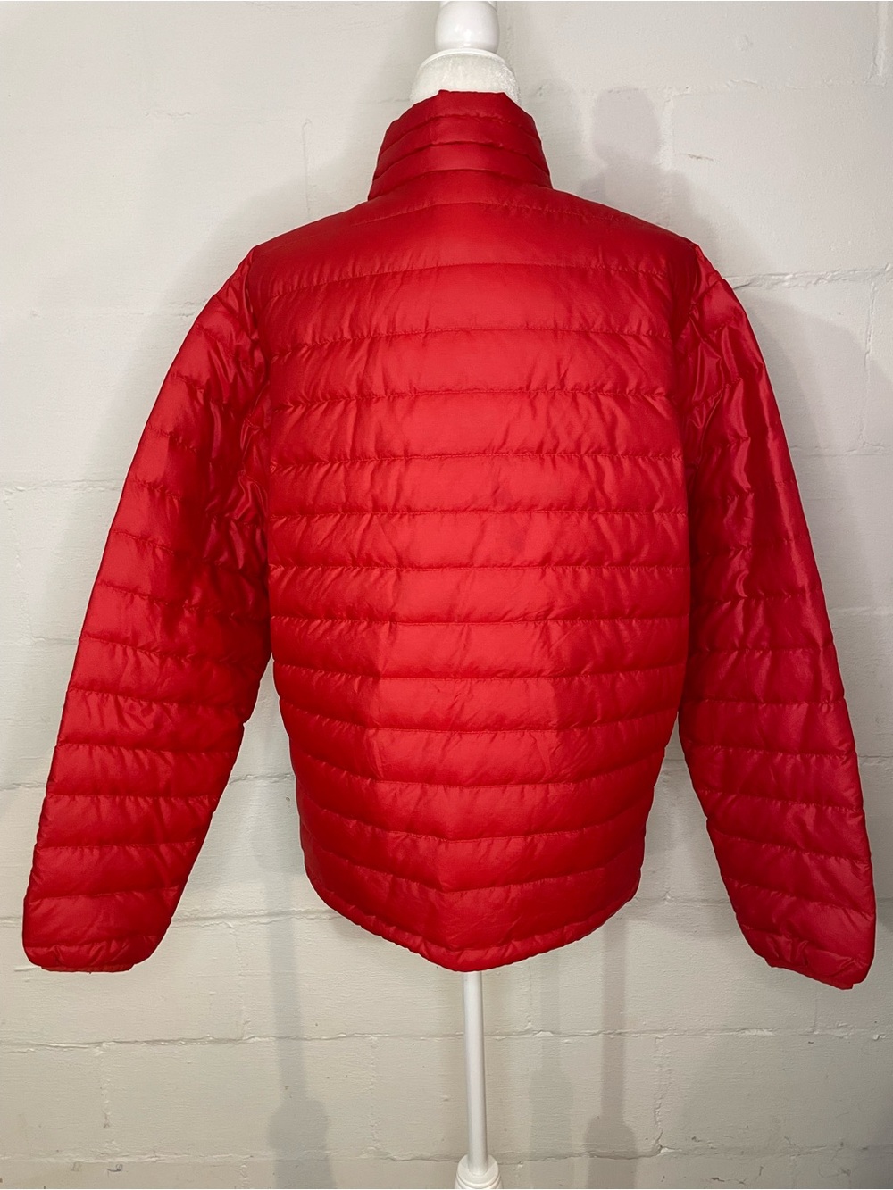 Patagonia Red Men's Quilted Puffer Jacket - Picture 2 of 5